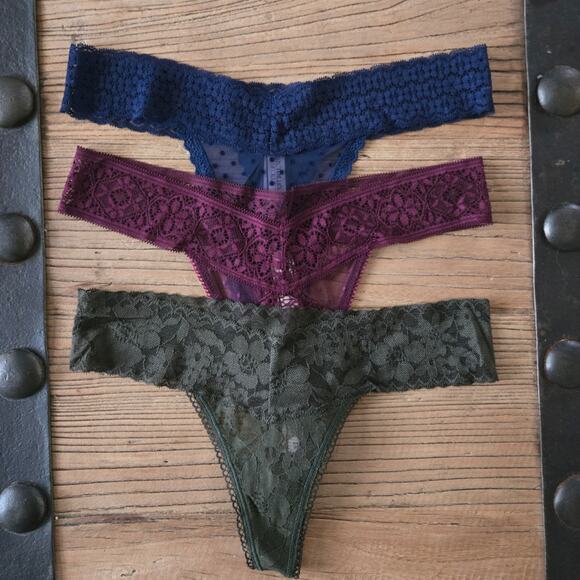 Victoria's Secret Lace Thong Bundle S New 3 pieces - Picture 1 of 5